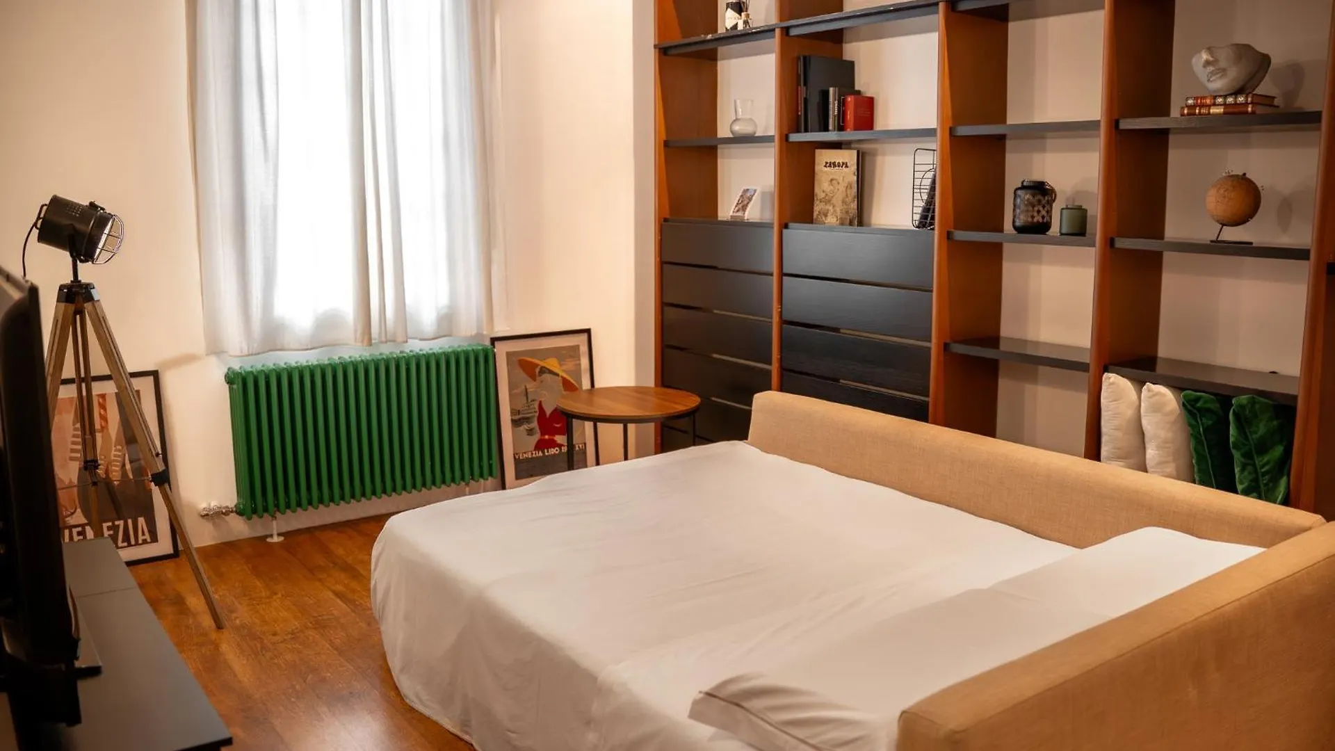 Entire Industrial Flat Venice With Patio - Free Parking Mestre Apartment
